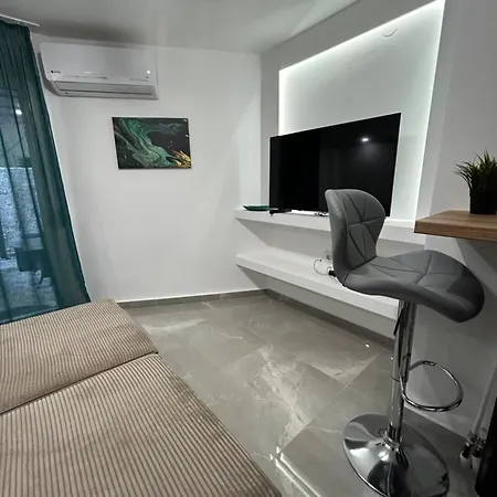 Gounari White Tower Basement Apartmán Soluň