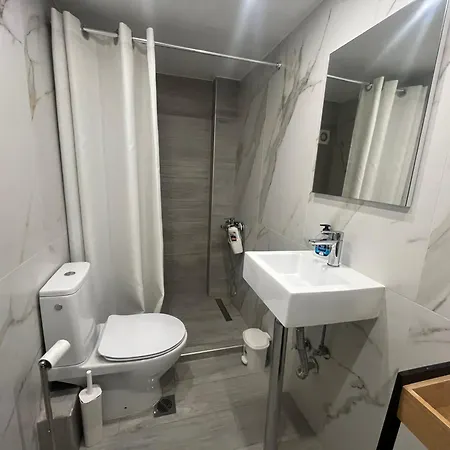 Gounari White Tower Basement 아파트